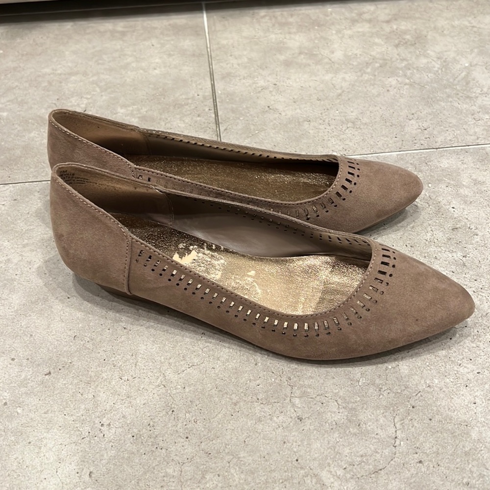 Point toe flats - Picture 3 of 5